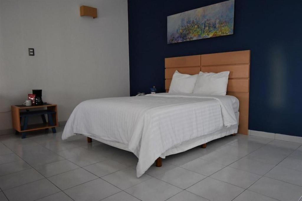 Hotel Barante Suites Саламанка Экстерьер фото